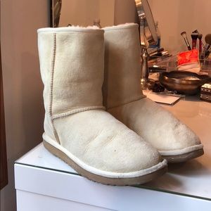 Authentic Classic Short Ugg Boots